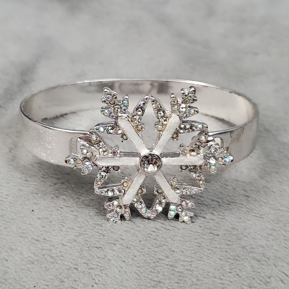 Snowflake Bling Bracelet Silvertone and Sparkle